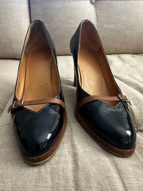 Salvatore Ferragamo Black Patent Leather Pumps with Brown Trim, 9